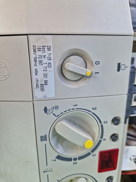 Piec gazowy Junkers kondensat ZBR  7-25  A23  jednofukcyjny pod zasobn