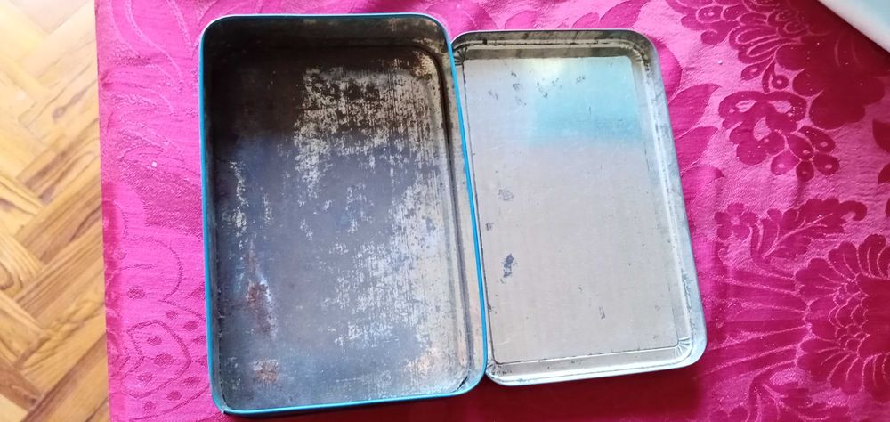 Red Boy! Lata antiga Vilkius Inglesa Toffee-15E-Parafusos-2E desde 2E.