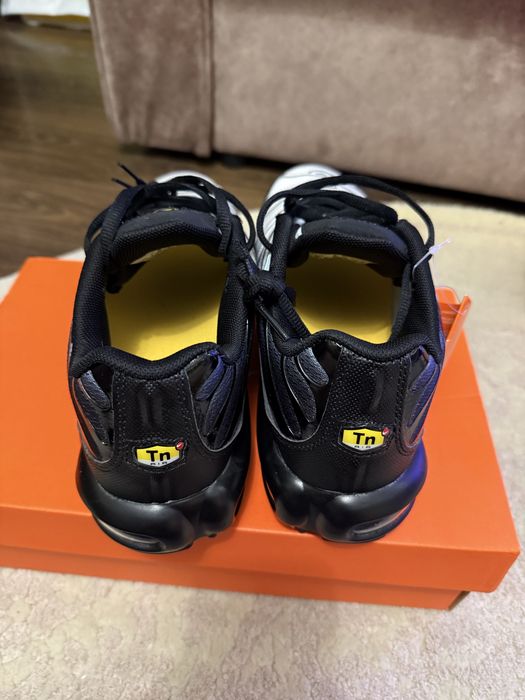Nike Air Max Tn Plus Black White Yellow DM0032-012