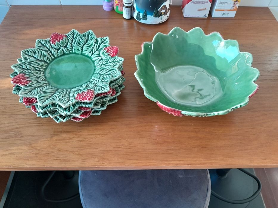 Taça e 6 pratos morangos Bordalo Pinheiro