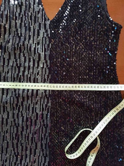 Сукня святкова у паєтки Zara.