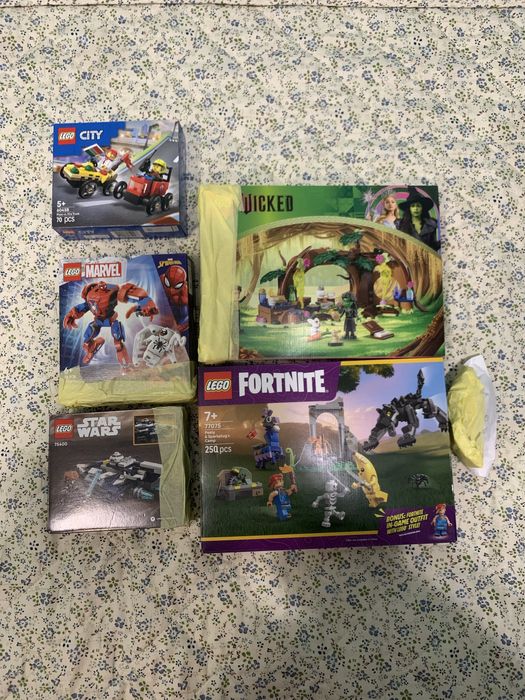 15 наборов LEGO City, Star Wars, Marvel.