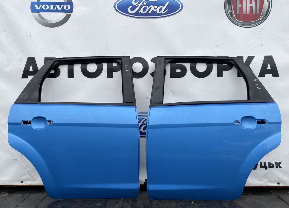 Задні двері Ford Focus 2 задние двери фокус 2 универсал хетчбек шрот