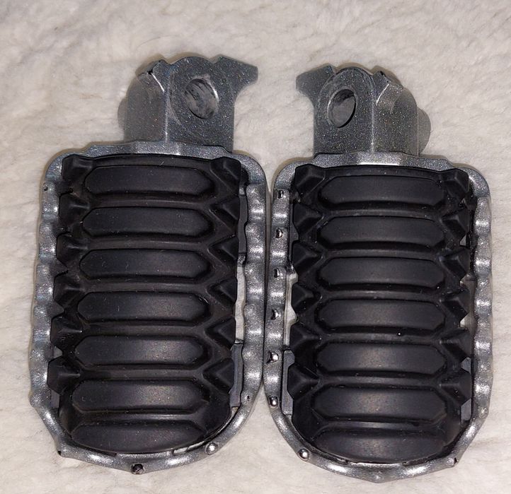 Podnóżki sety pegi Yamaha Tenere 700 T7 oem oryginalne