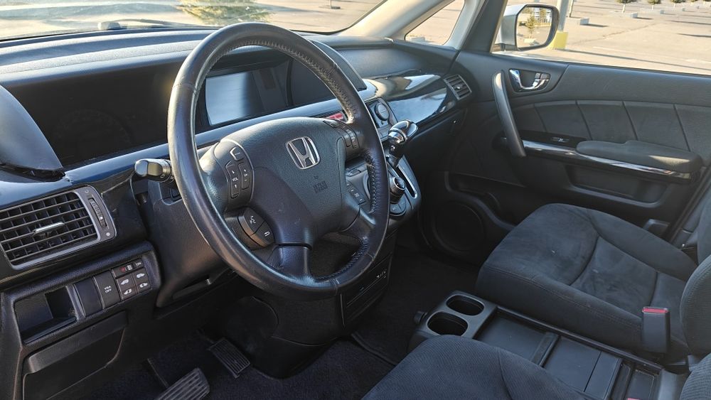 Продам Honda Elysion