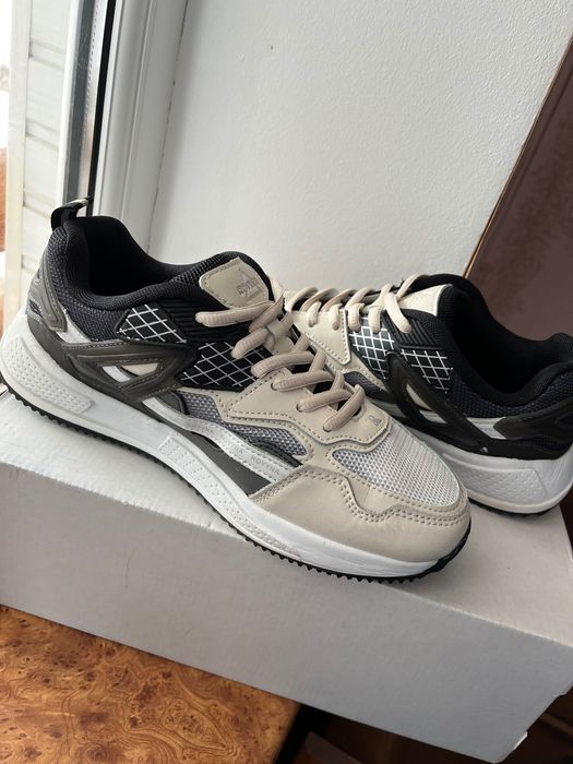 Кросівки підліткові