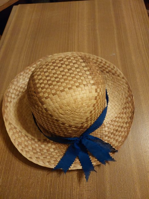 Kapelusz na lato z kokardką