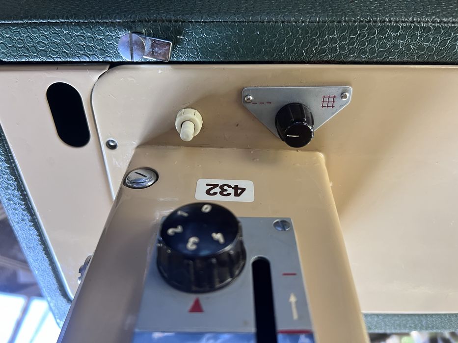 Швейна машинка Radom в рідному саквояжі