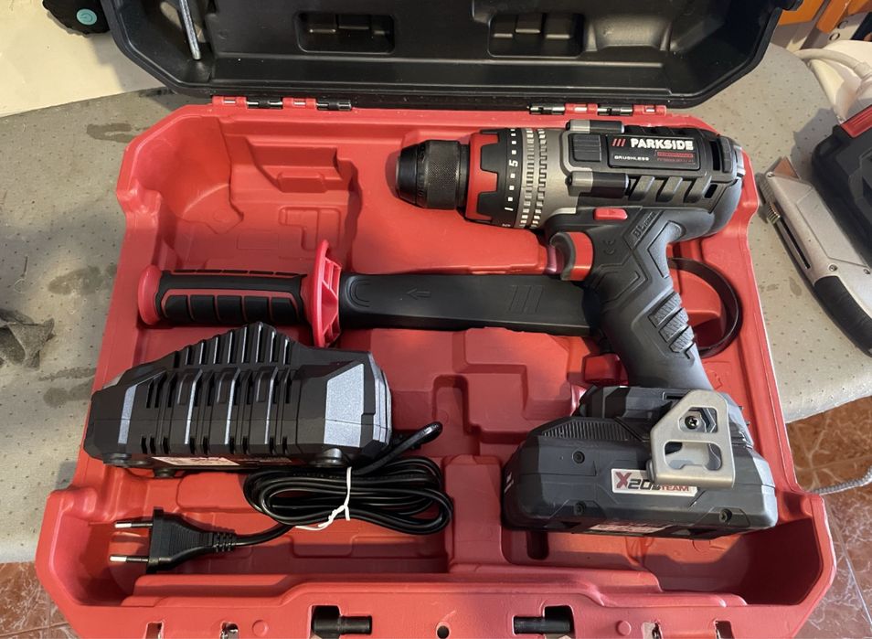 Aparafusadora performance da Parkside c/ Martelo - 20v