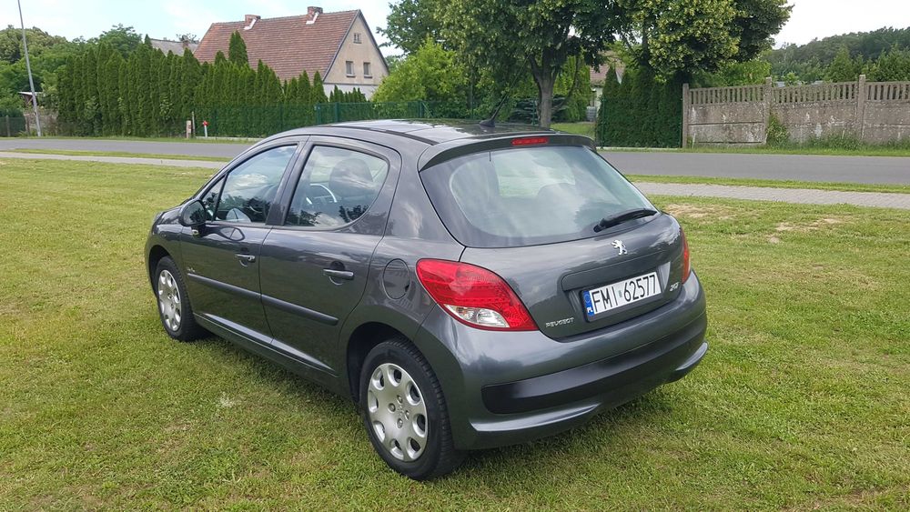 PEUGEOT 207 1.4benzyna 8v 75km 2010r PANORAMA DACH bluetooth KLIMATYZACJA
