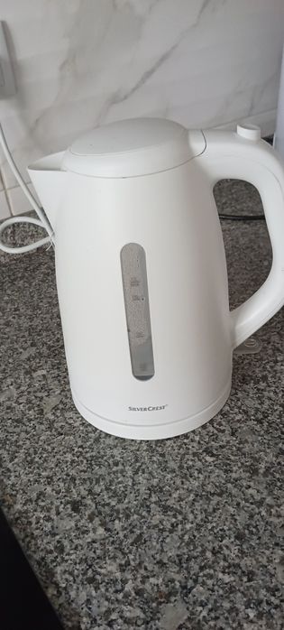 Fervedor eléctrico novo