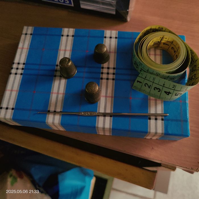 Binóculo, micros, relógio  e outras peças