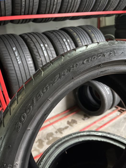 шини 305/30/19 ріреллі