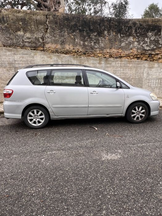 Toyota Avensis 7 lugares