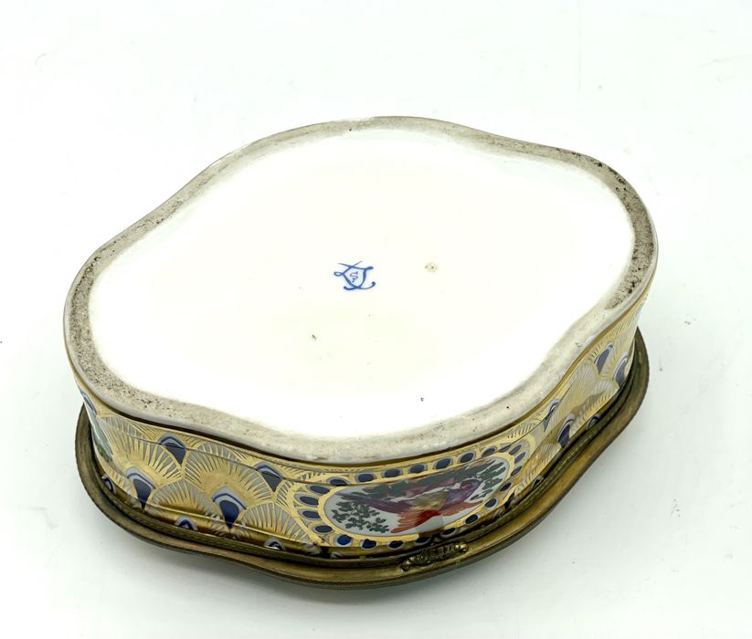 Caixa de porcelana Sévres
