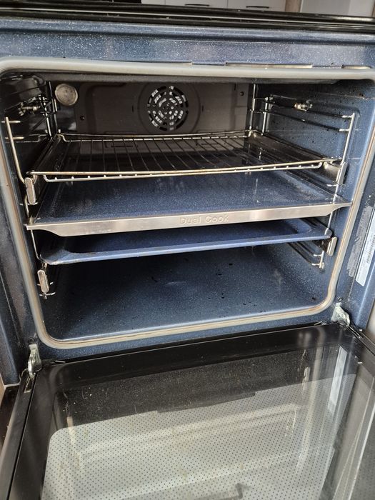 Piekarnik  Samsung Dual Cook NV70H5787CB
Piekarnik Elektryczn