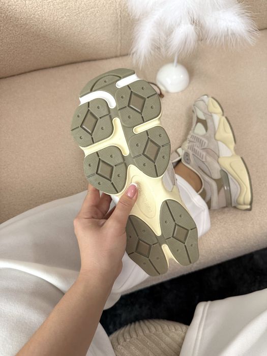 Кросівки жіночі New Balance 9060 бежеві замшеві | кроссовки женские NB