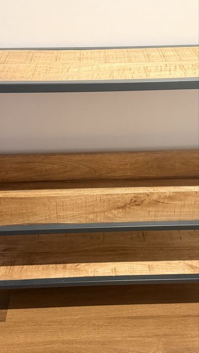 Consola de madeira  -como nova