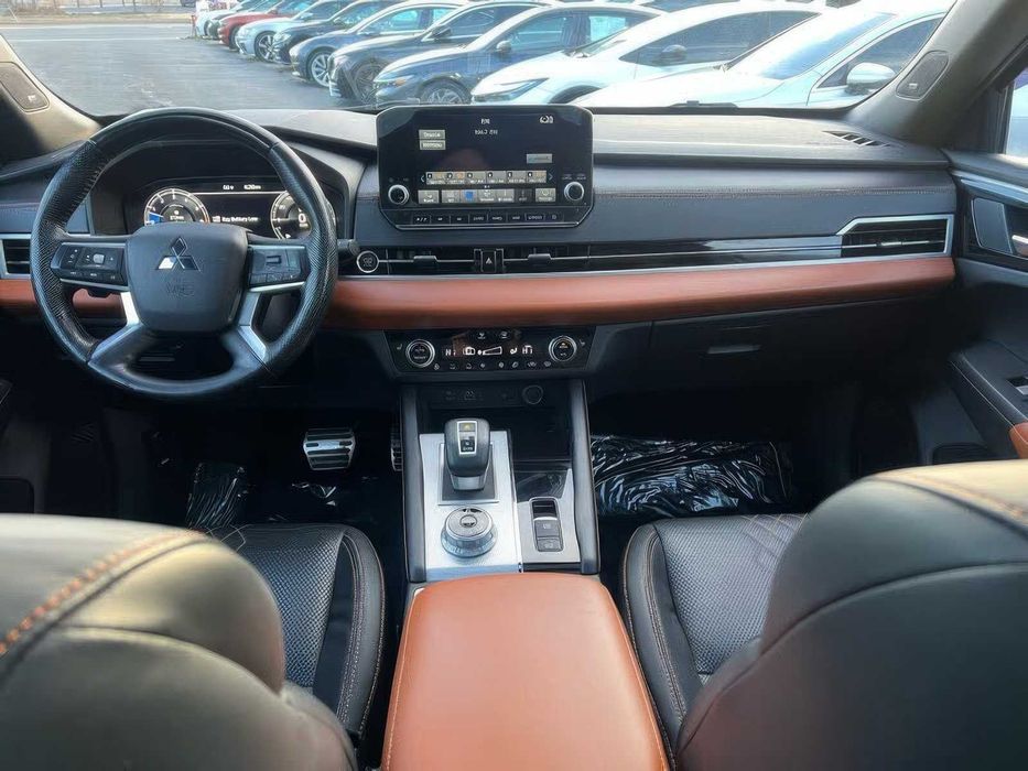 Mitsubishi outlander      2022