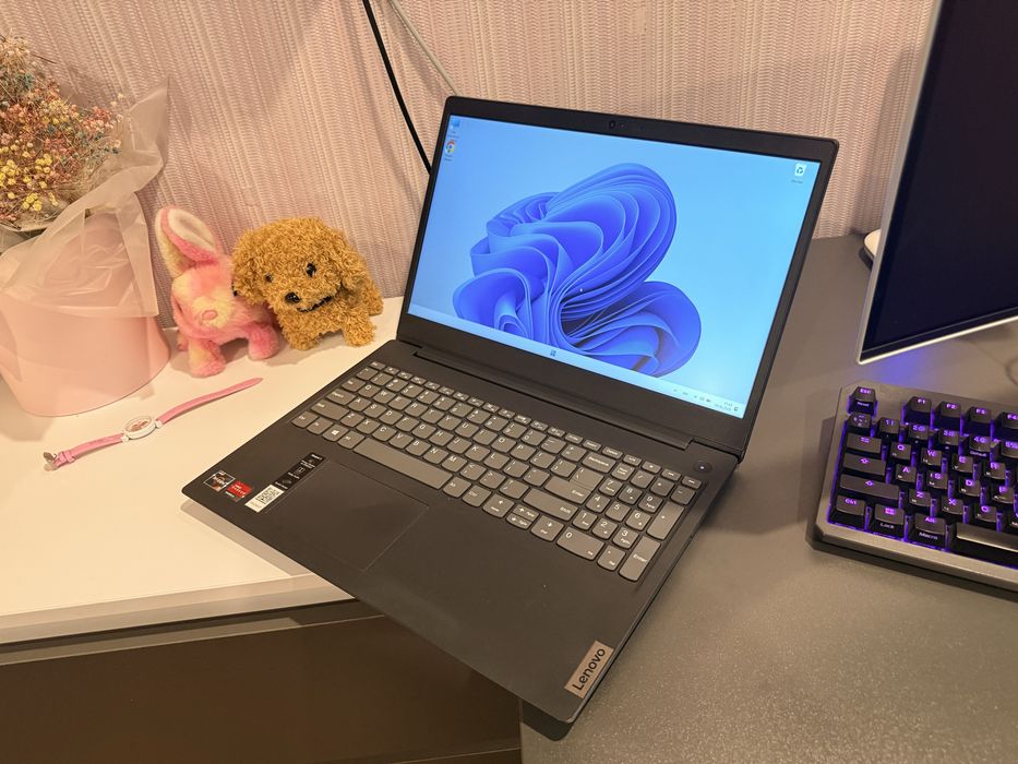 Ноутбук потужний Lenovo Ryzen3 PRO+м2 512 ssd+16 ddr4+Vega6 4gb Гарний стан
