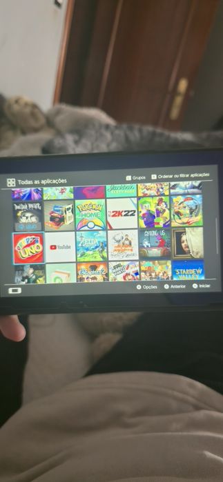 Nintendo Switch com todos os componentes