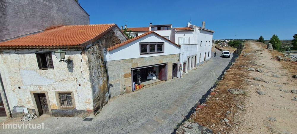 Moradia para Restaurar, zona histórica de Miranda do Douro