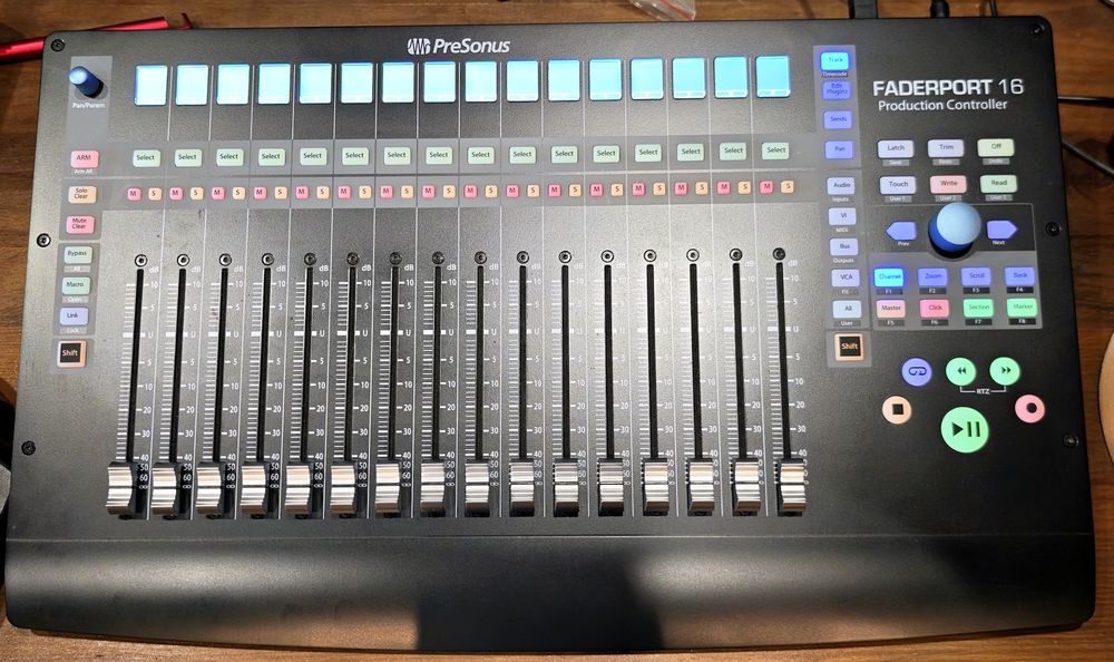 Presonus Faderport 16 Production Controller