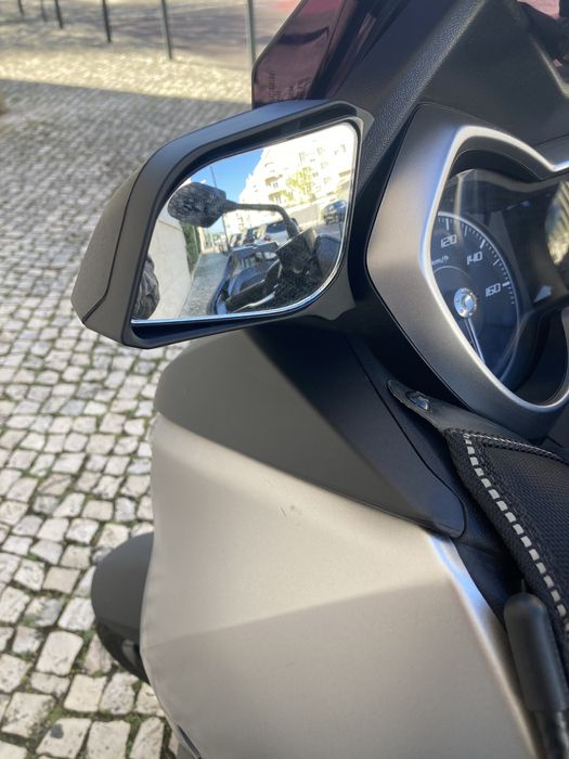 Yamaha XMAX 300 de 2021 - maxi scooter