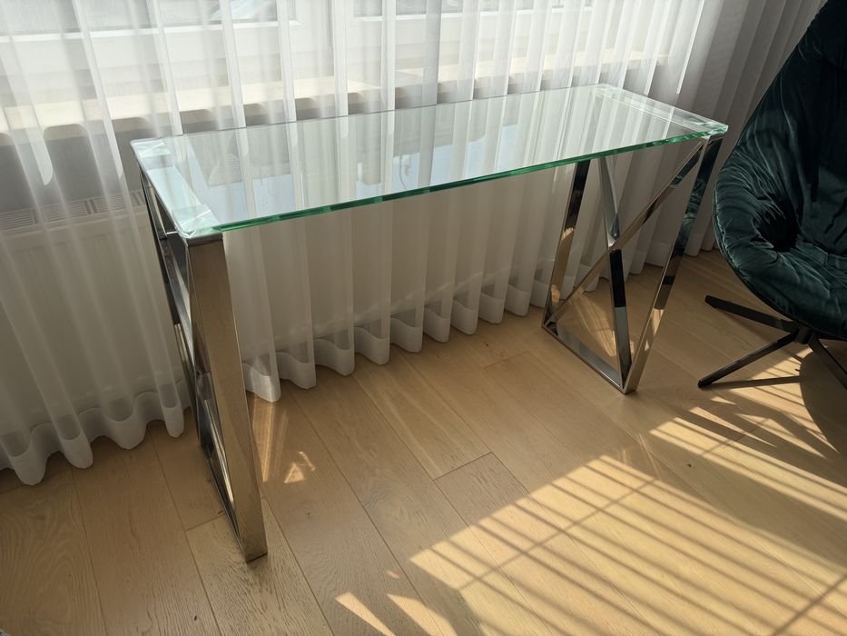 Konsola stolik szklany z metelowymi nogami