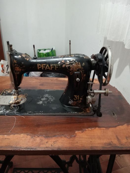 Máquina de costura PFAFF