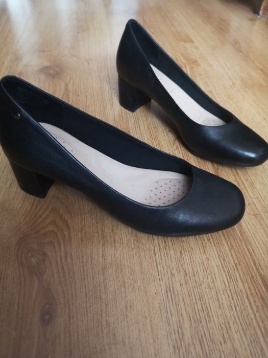 Czarne czółenka marki Rockport