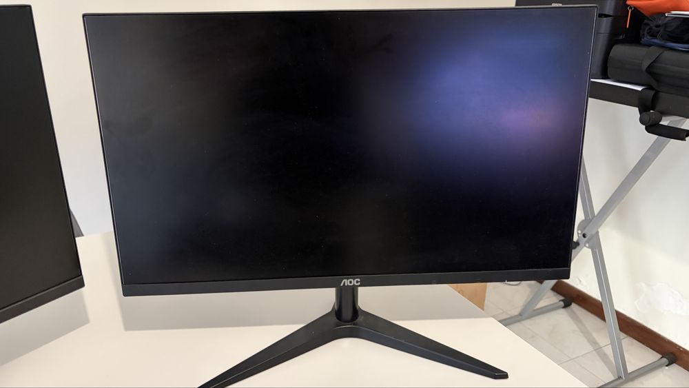 Conjunto de 2 Monitores Huawei e AOC – Como Novos