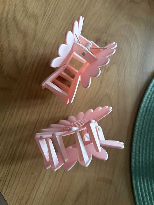 Dwie Duże spinki klamry kwiatki NOWE