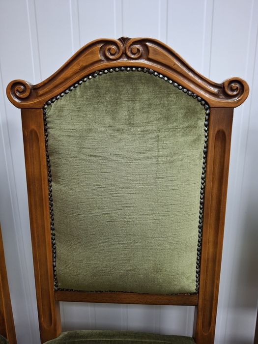 Італянскі крісла  виготовлені з дерева