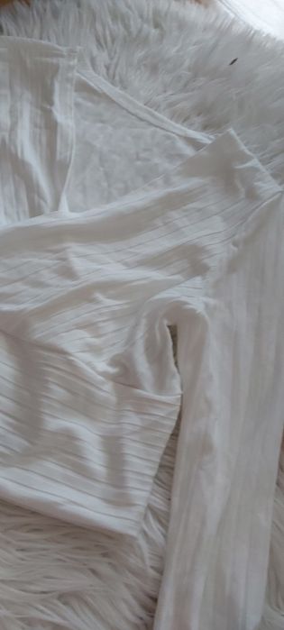 Bluzka krótka crop top shein  v serek