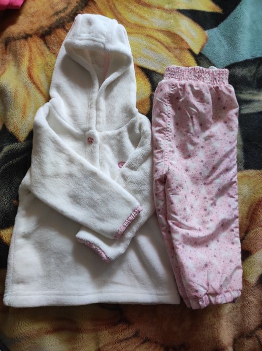 Продам костюмы для девочки