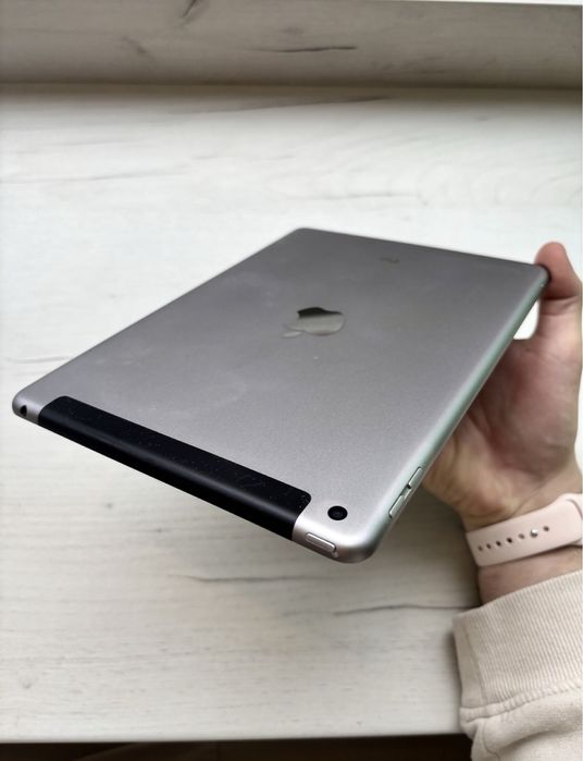 Повний ідеал IPad 5 LTE Siver Gray