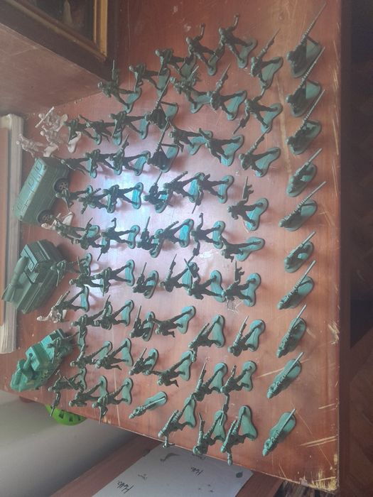 70 Soldados vintage monocromáticos