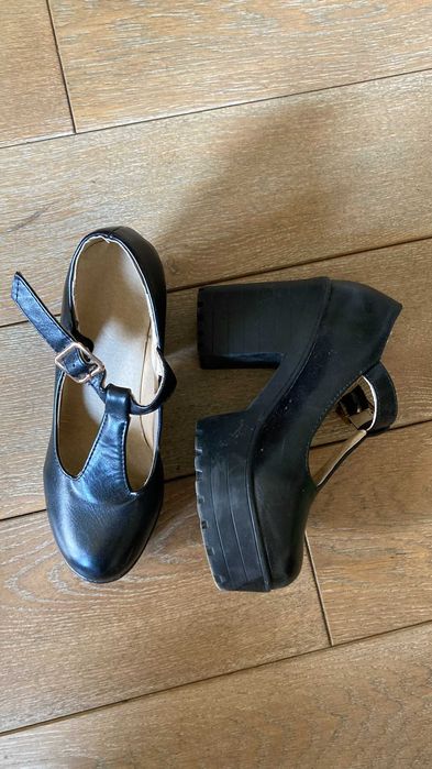 Czarne buty Mary Jane na słupku 35