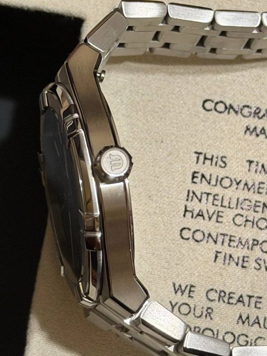 Часы Maurice Lacroix Aikon Quartz 40mm