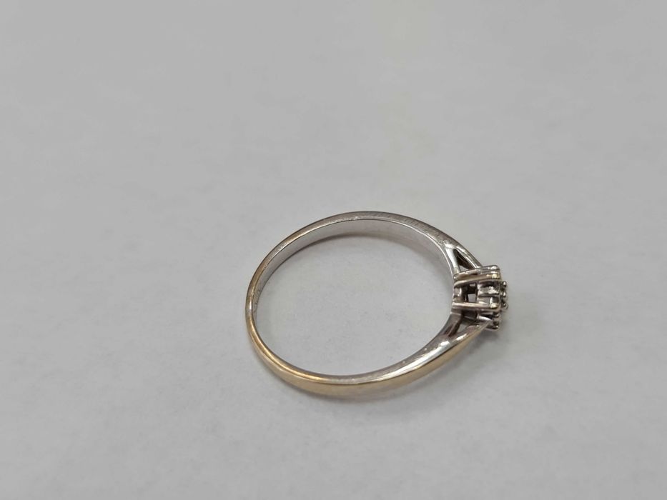 Apart! Piękny złoty pierścionek/ 585/ 1.76 gram/ R13.5/ Białe złoto