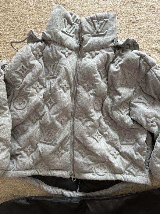 acolchoada Louis Vuitton cinza monograma menino tamanho 36
