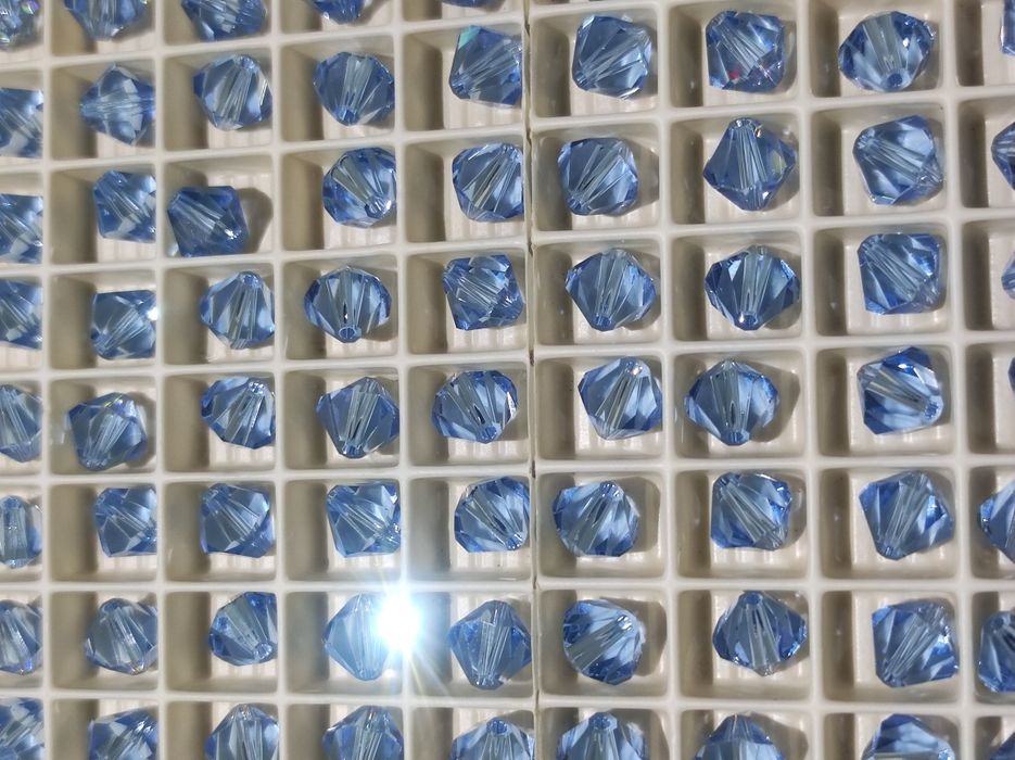 Caixa com 288 cristais Swarovski