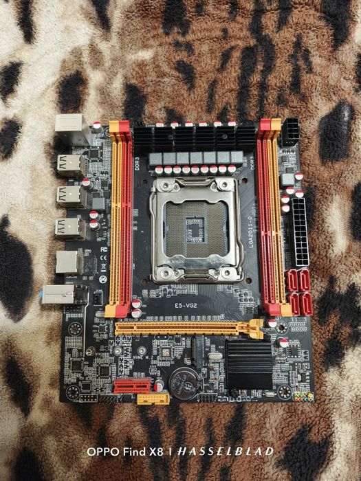 Продам материнську плату lga2011-0