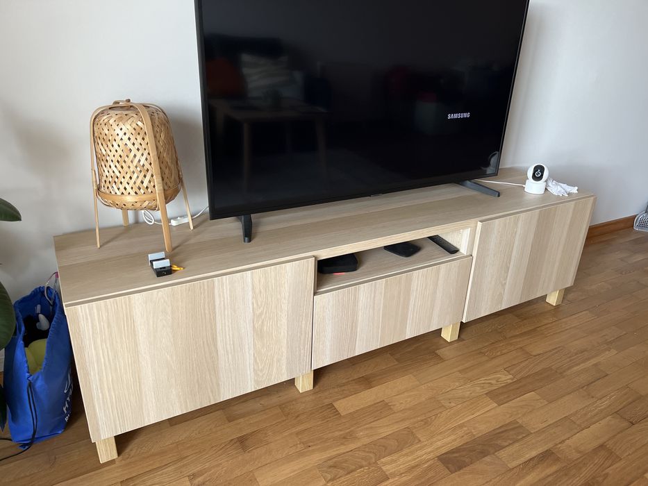 Móvel Tv BESTA com pés