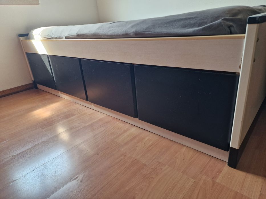 Cama Solteiro + Mesa Cabeceira