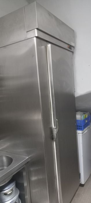 Armário de  refrigeração vertical em inox