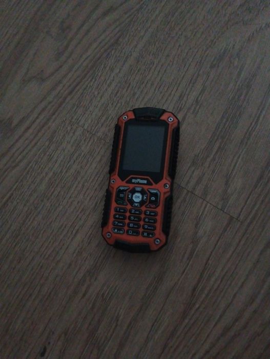 sprzedam telefon jest wyrwany przyciski od pod gładzenia