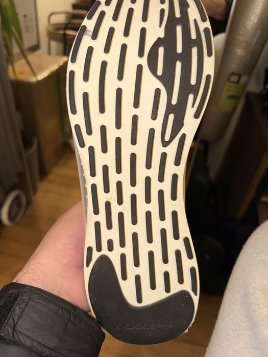 Tênis esportivo masculino Adidas 4D Fusio Cloud branco rosa H04508