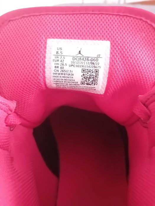 Air jordan mid vermelho e preto